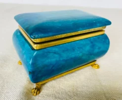 Mid Century Vintage Handmade Italian Alabaster And Brass Trinket Box -Chairish Shop mid century vintage handmade italian alabaster and brass trinket box 0639 scaled