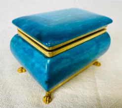 Mid Century Vintage Handmade Italian Alabaster And Brass Trinket Box -Chairish Shop mid century vintage handmade italian alabaster and brass trinket box 4162 scaled