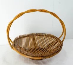 Mid-Century Wicker Basket Fruit Basket, France, 1950s 13 Mid-Century Wicker Basket Fruit Basket, France, 1950s -Chairish Shop mid century wicker basket fruit basket france 1950s 2083 scaled
