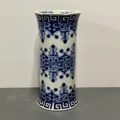 Oriental Porcelain Flow Blue White Umbrella Stand, Large Vase, Floral Decorated 12 Oriental Porcelain Flow Blue White Umbrella Stand, Large Vase, Floral Decorated -Chairish Shop oriental porcelain flow blue white umbrella stand large vase floral decorated 2404