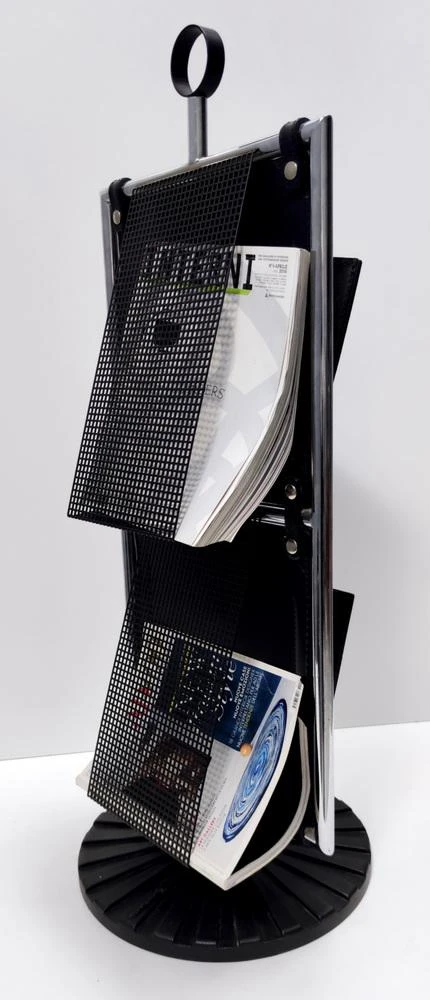 Postmodern Leather And Chrome-Plated Metal Magazine Rack From Salmistraro, Italy, 1980s 4 Postmodern Leather And Chrome-Plated Metal Magazine Rack From Salmistraro, Italy, 1980s - Image 4