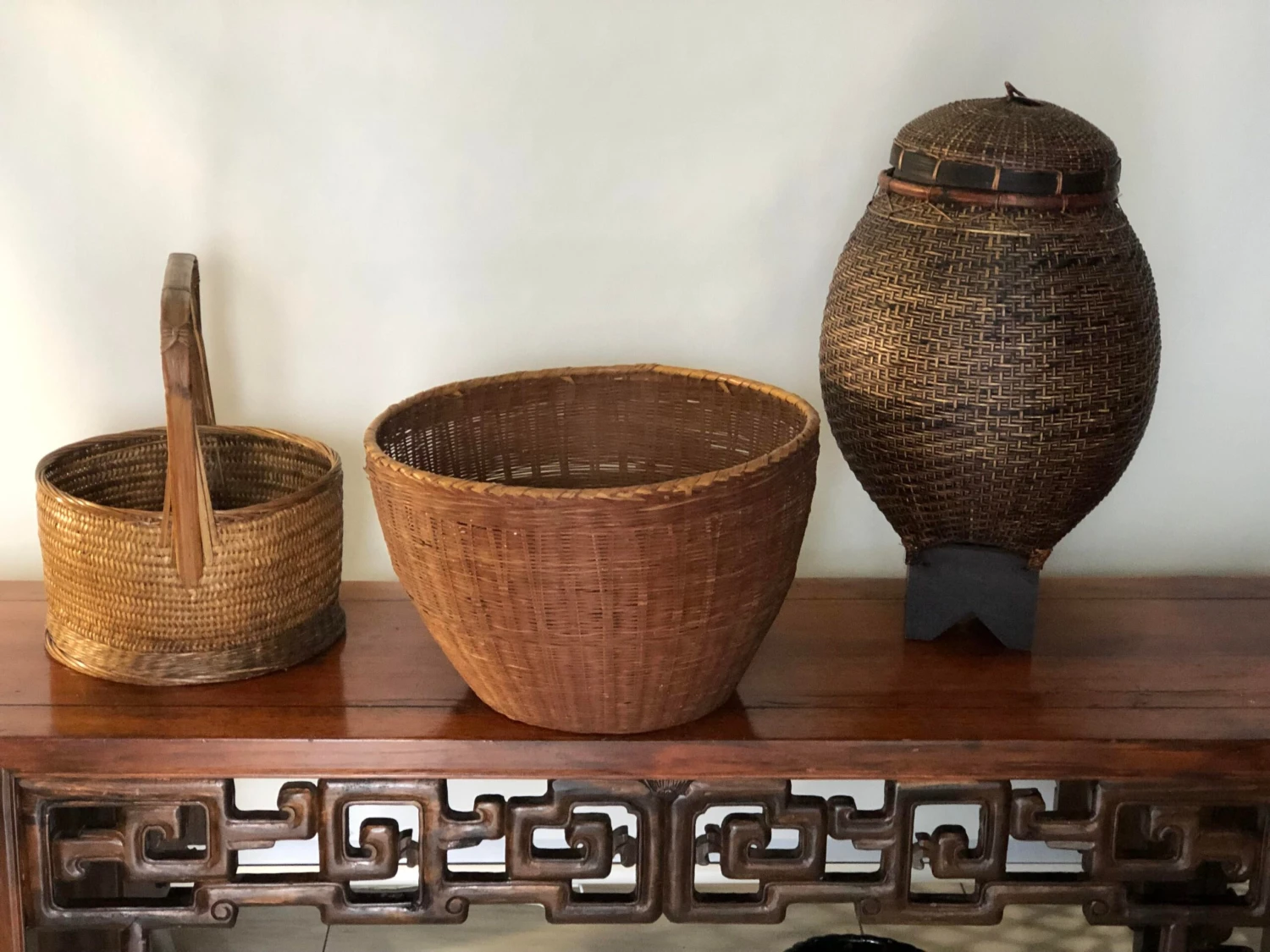 Rustic Chinese 19th Century Woven Rattan Large Round Grain Basket 4 Rustic Chinese 19th Century Woven Rattan Large Round Grain Basket - Image 4