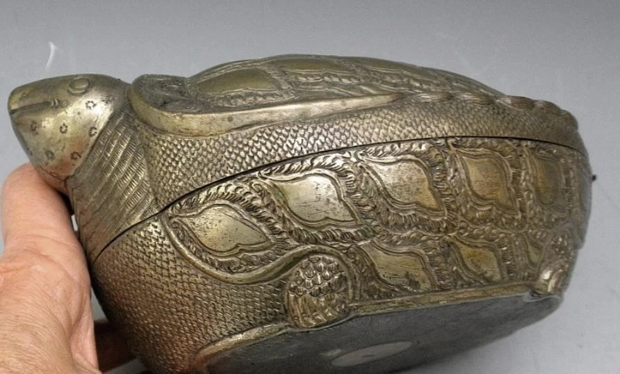 Vintage Asian Betel Nut Silver Turtle Box 2 Vintage Asian Betel Nut Silver Turtle Box - Image 2