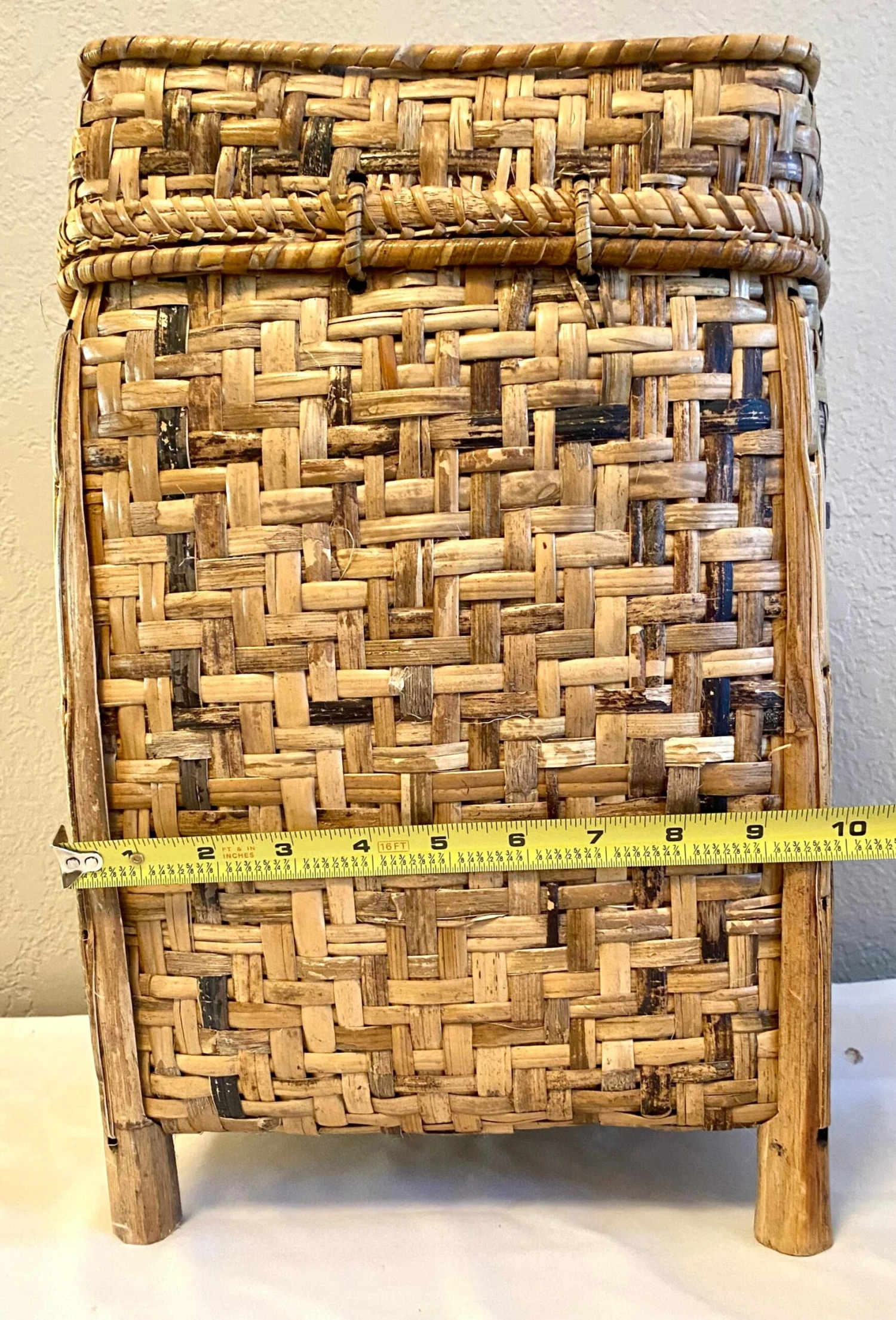 Vintage Bamboo Rattan Footed Large Lidded Basket 7 Vintage Bamboo Rattan Footed Large Lidded Basket - Image 7