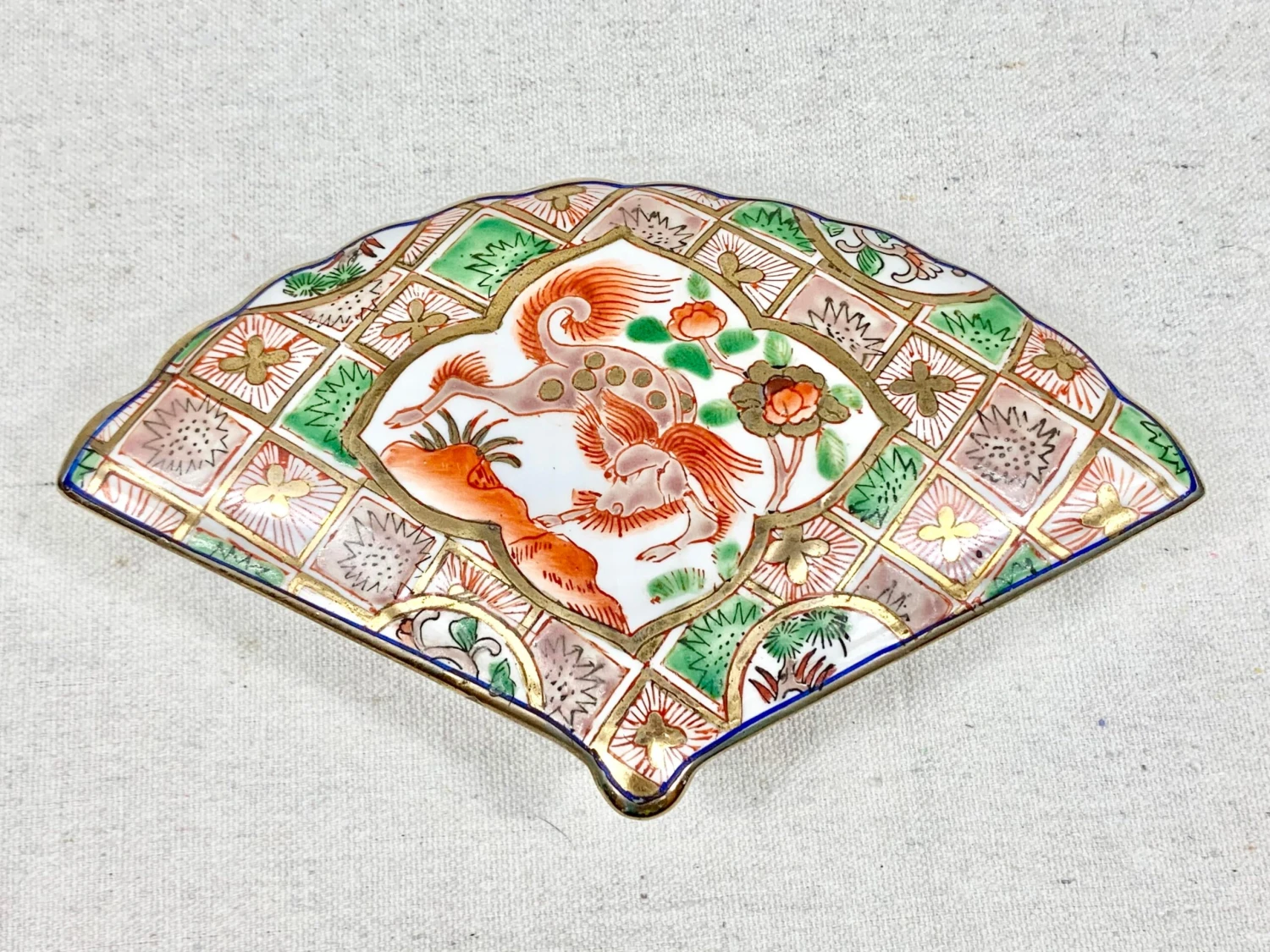 Vintage Chinoiserie Fan Shaped Box 10 Vintage Chinoiserie Fan Shaped Box - Image 10