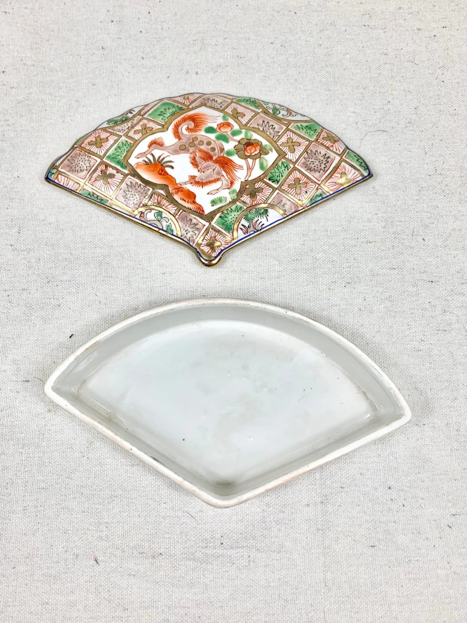 Vintage Chinoiserie Fan Shaped Box 7 Vintage Chinoiserie Fan Shaped Box - Image 7