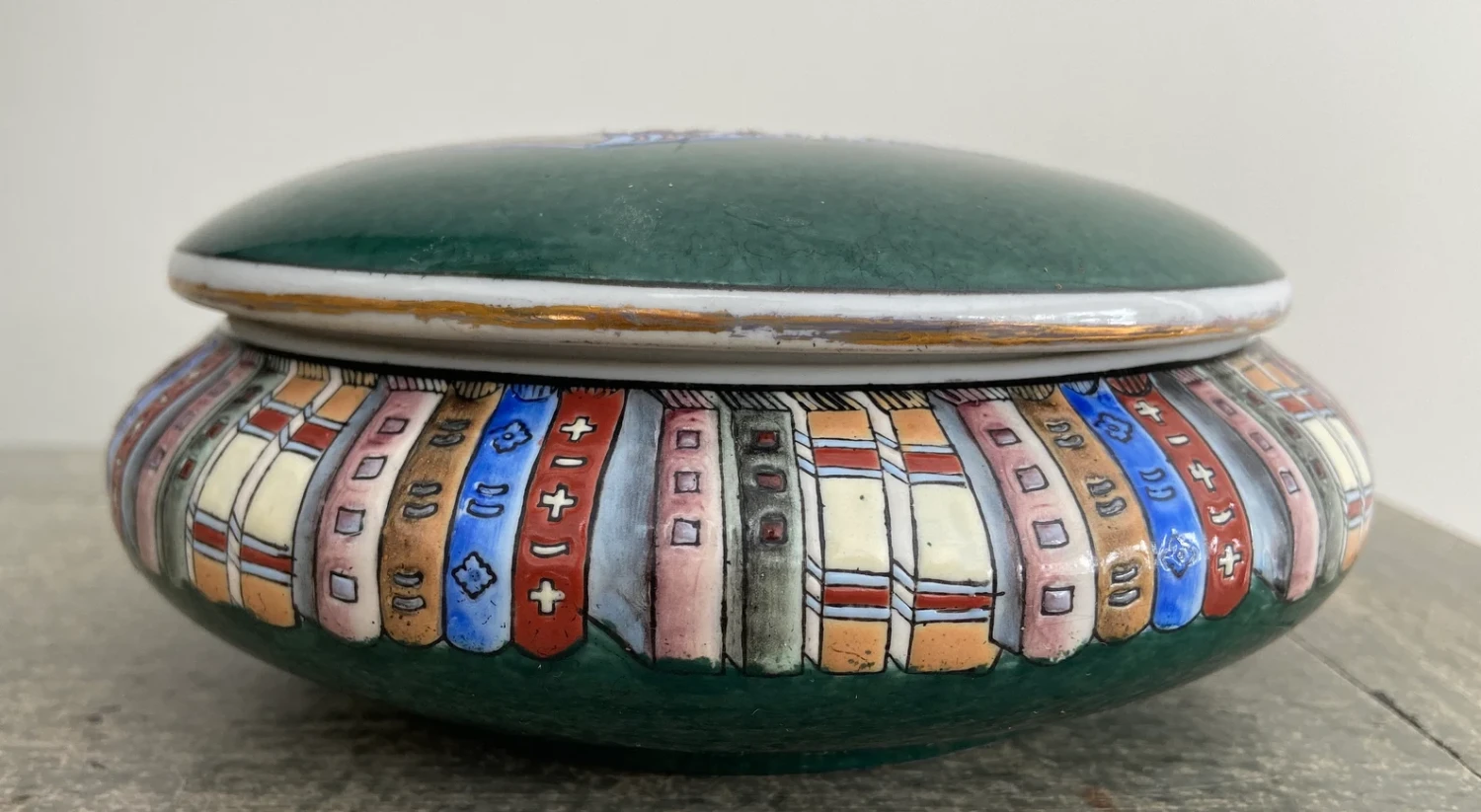 Vintage Chinoiserie Porcelain Covered Trinket Box 3 Vintage Chinoiserie Porcelain Covered Trinket Box - Image 3