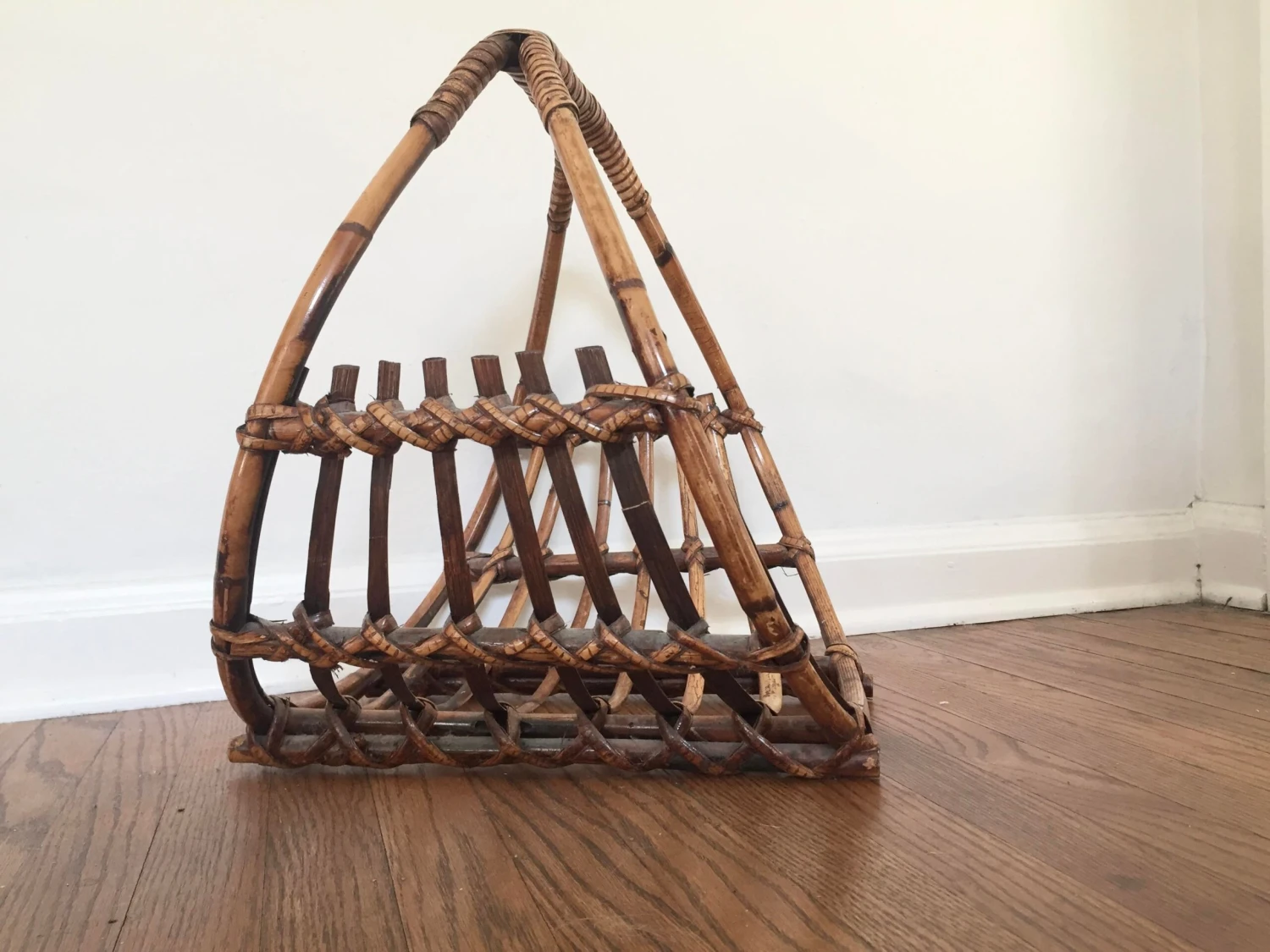 Vintage Chinoiserie Rattan Bamboo Magazine Rack 3 Vintage Chinoiserie Rattan Bamboo Magazine Rack - Image 3