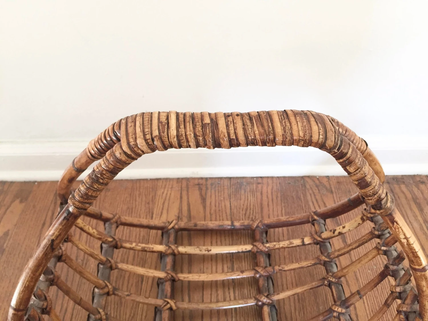 Vintage Chinoiserie Rattan Bamboo Magazine Rack 6 Vintage Chinoiserie Rattan Bamboo Magazine Rack - Image 6