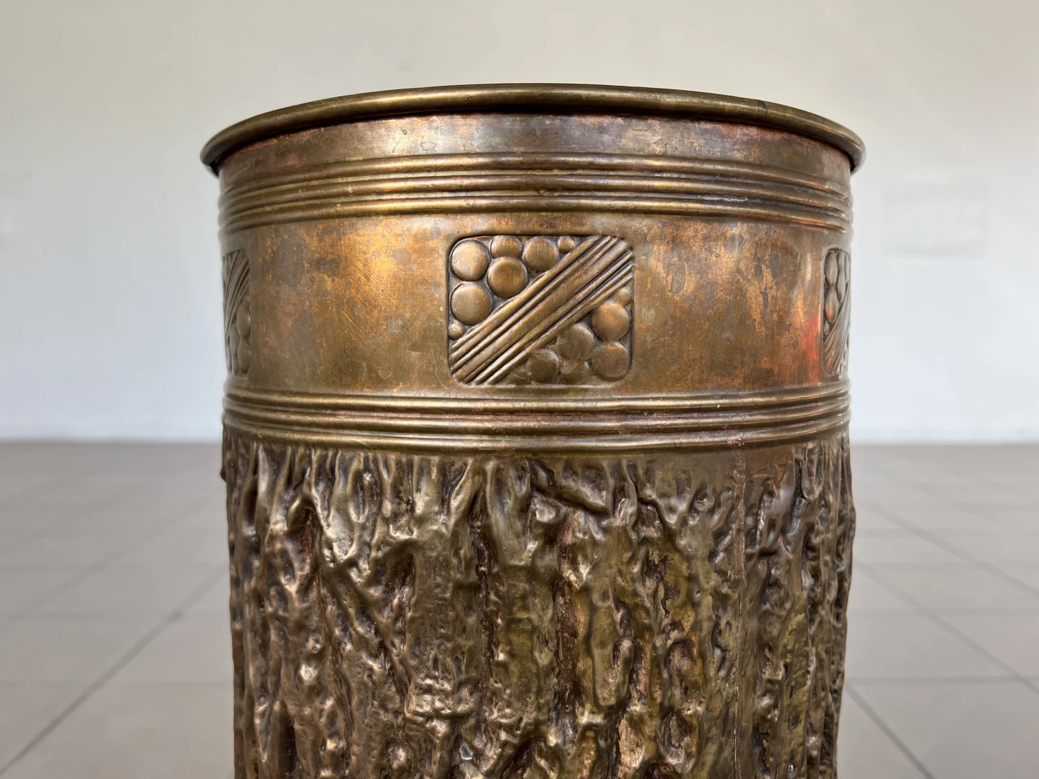 Vintage Embossed Copper Brass Umbrella Stand/Stick Holder 2 Vintage Embossed Copper Brass Umbrella Stand/Stick Holder - Image 2