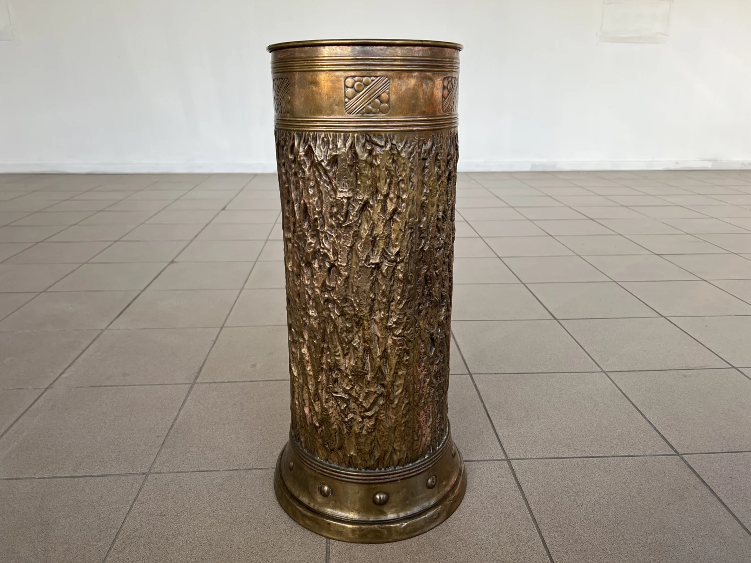 Vintage Embossed Copper Brass Umbrella Stand/Stick Holder 9 Vintage Embossed Copper Brass Umbrella Stand/Stick Holder - Image 9