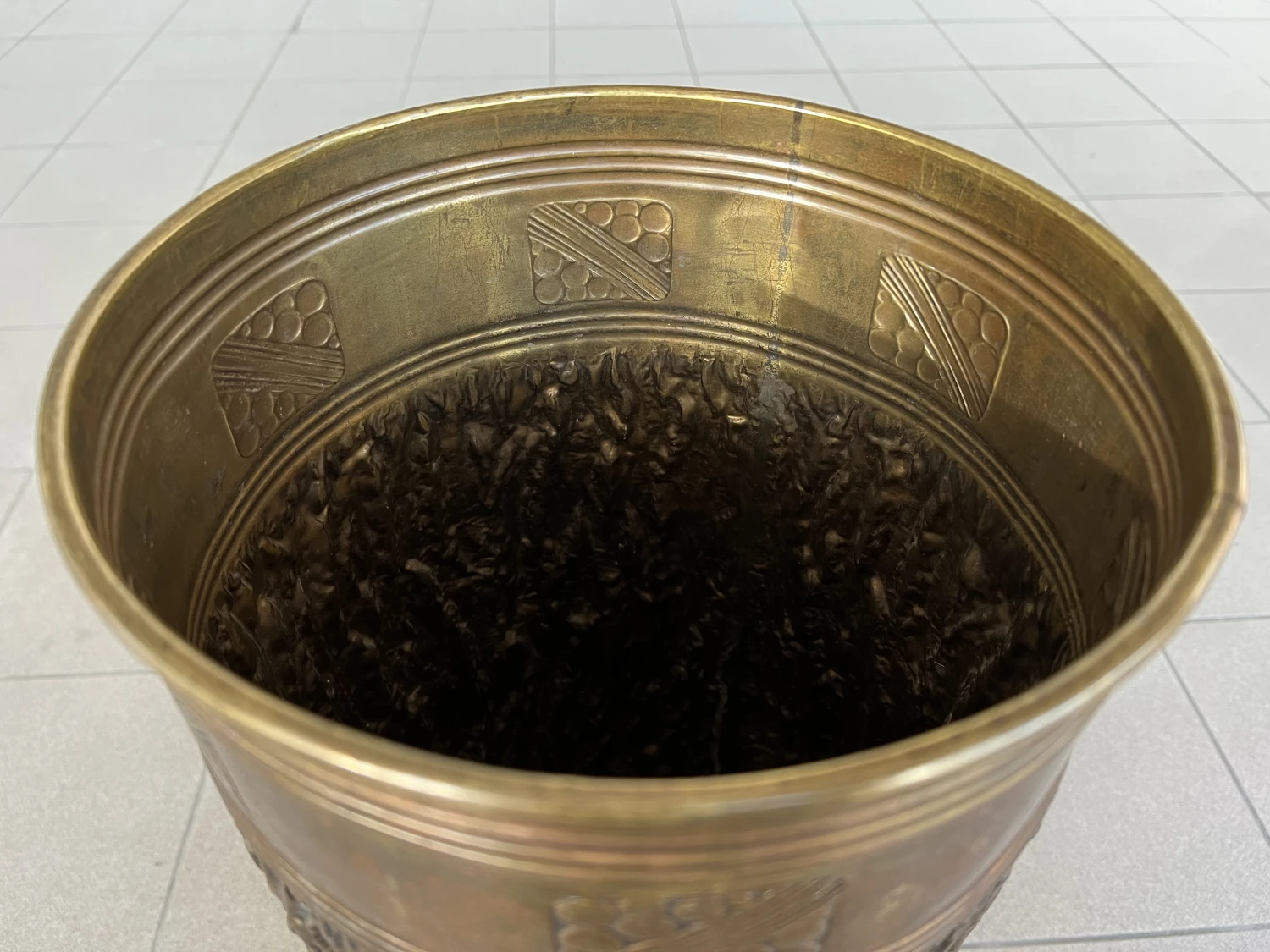 Vintage Embossed Copper Brass Umbrella Stand/Stick Holder 7 Vintage Embossed Copper Brass Umbrella Stand/Stick Holder - Image 7