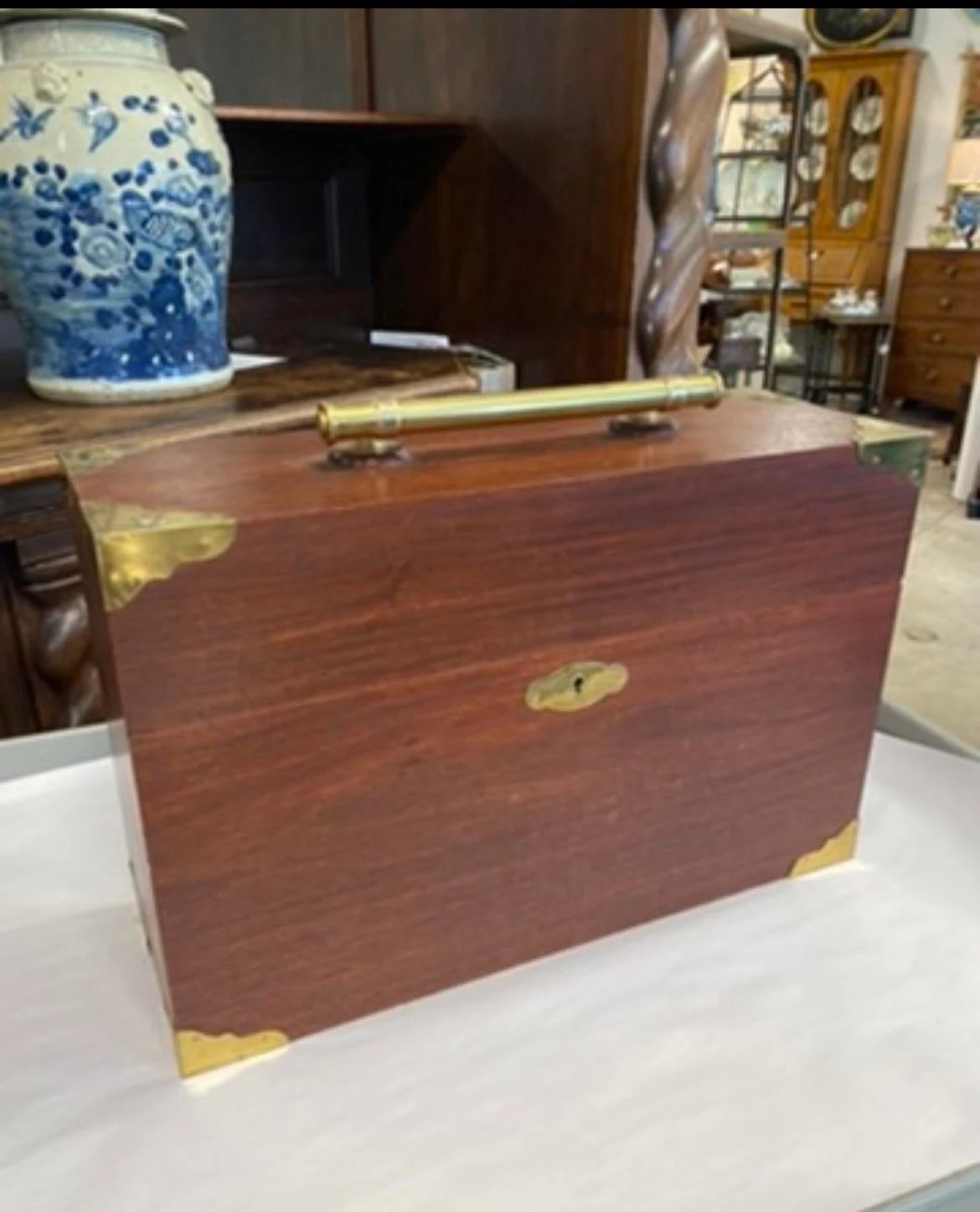 Vintage English Style Brass Bound Walnut Wine Bottle Decanter Box 10 Vintage English Style Brass Bound Walnut Wine Bottle Decanter Box - Image 10