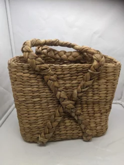 Vintage Handcrafted Vietnam Khaki Beige Seagrass Basket -Chairish Shop vintage handcrafted vietnam khaki beige seagrass basket 4102 scaled