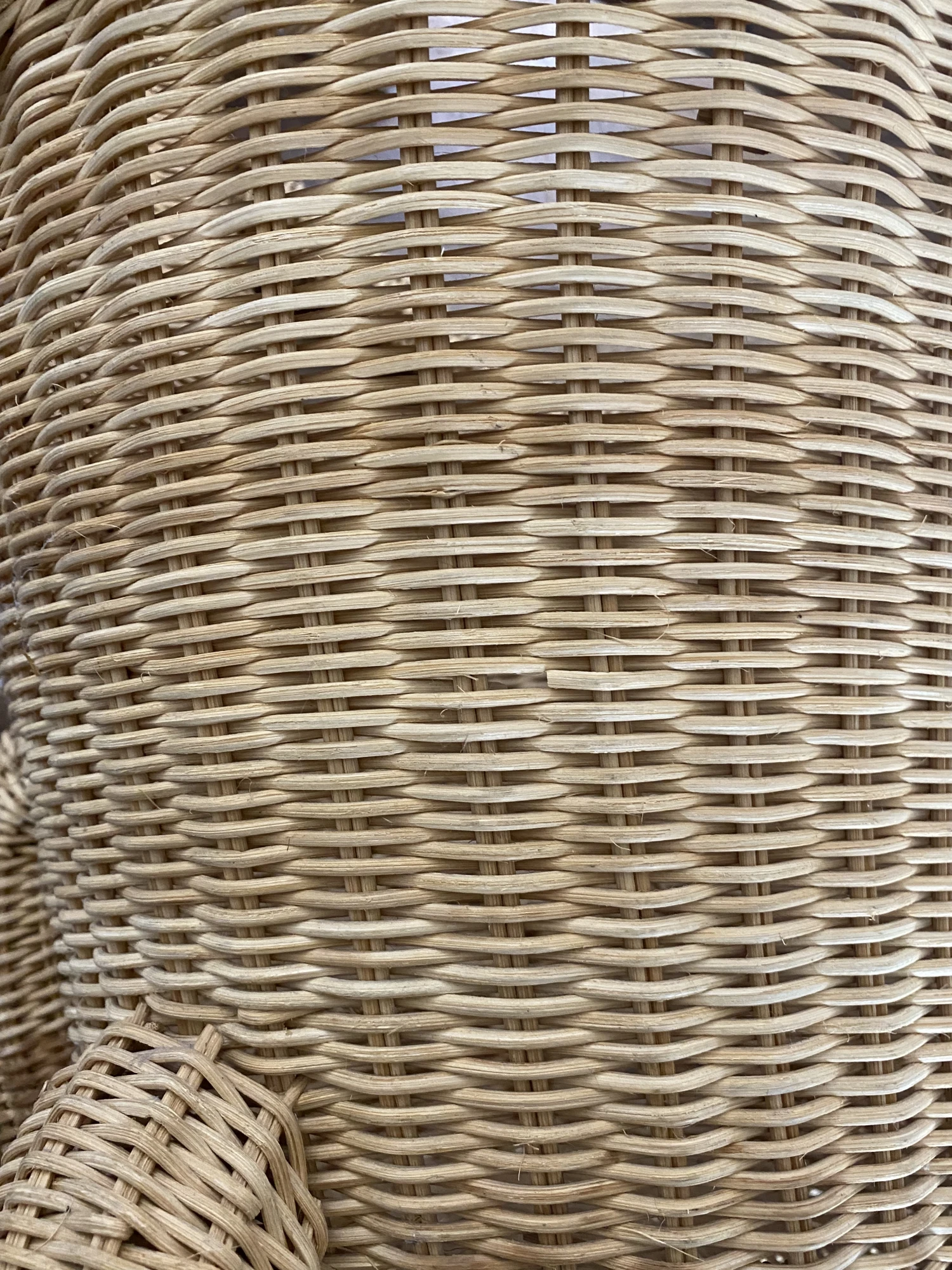 Vintage Mid Century Kangaroo Wicker Basket 9 Vintage Mid Century Kangaroo Wicker Basket - Image 9