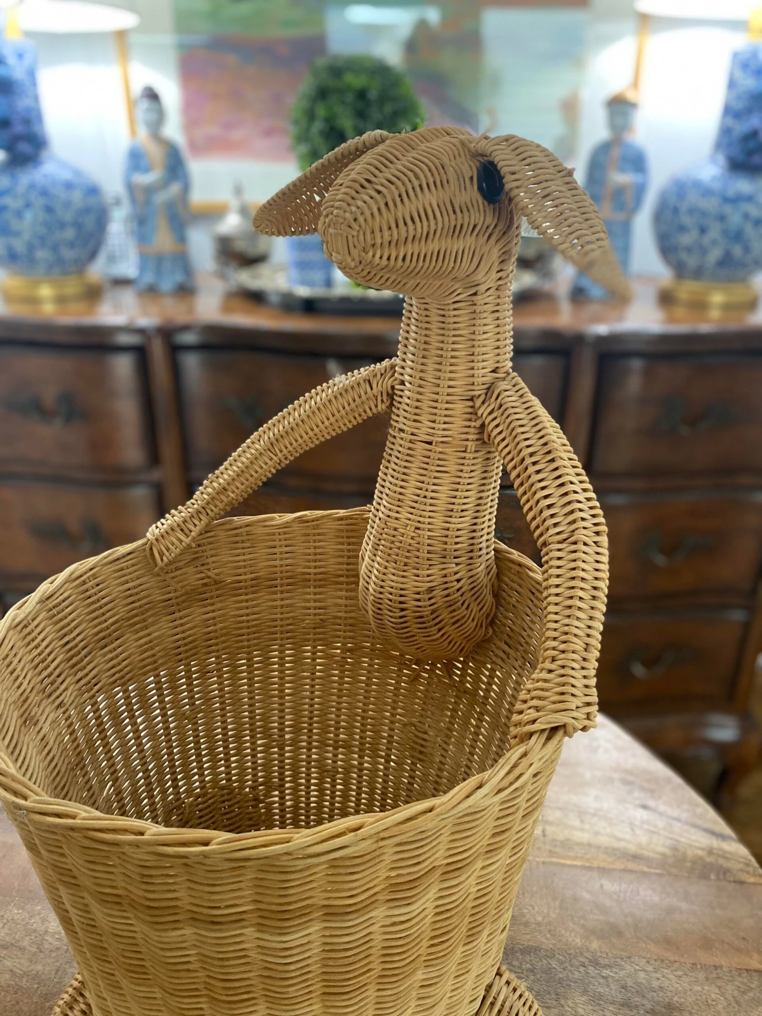 Vintage Mid Century Kangaroo Wicker Basket 4 Vintage Mid Century Kangaroo Wicker Basket - Image 4