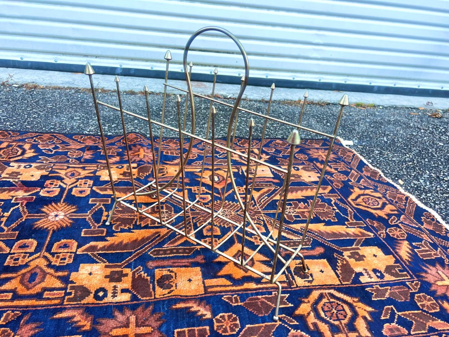 Vintage Mid Century Modern Atomic Era Metal Wire Gold Magazine Rack Stand 6 Vintage Mid Century Modern Atomic Era Metal Wire Gold Magazine Rack Stand - Image 6