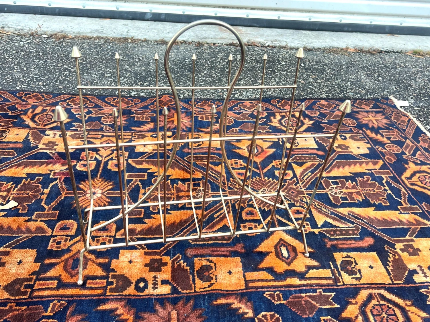 Vintage Mid Century Modern Atomic Era Metal Wire Gold Magazine Rack Stand 10 Vintage Mid Century Modern Atomic Era Metal Wire Gold Magazine Rack Stand - Image 10