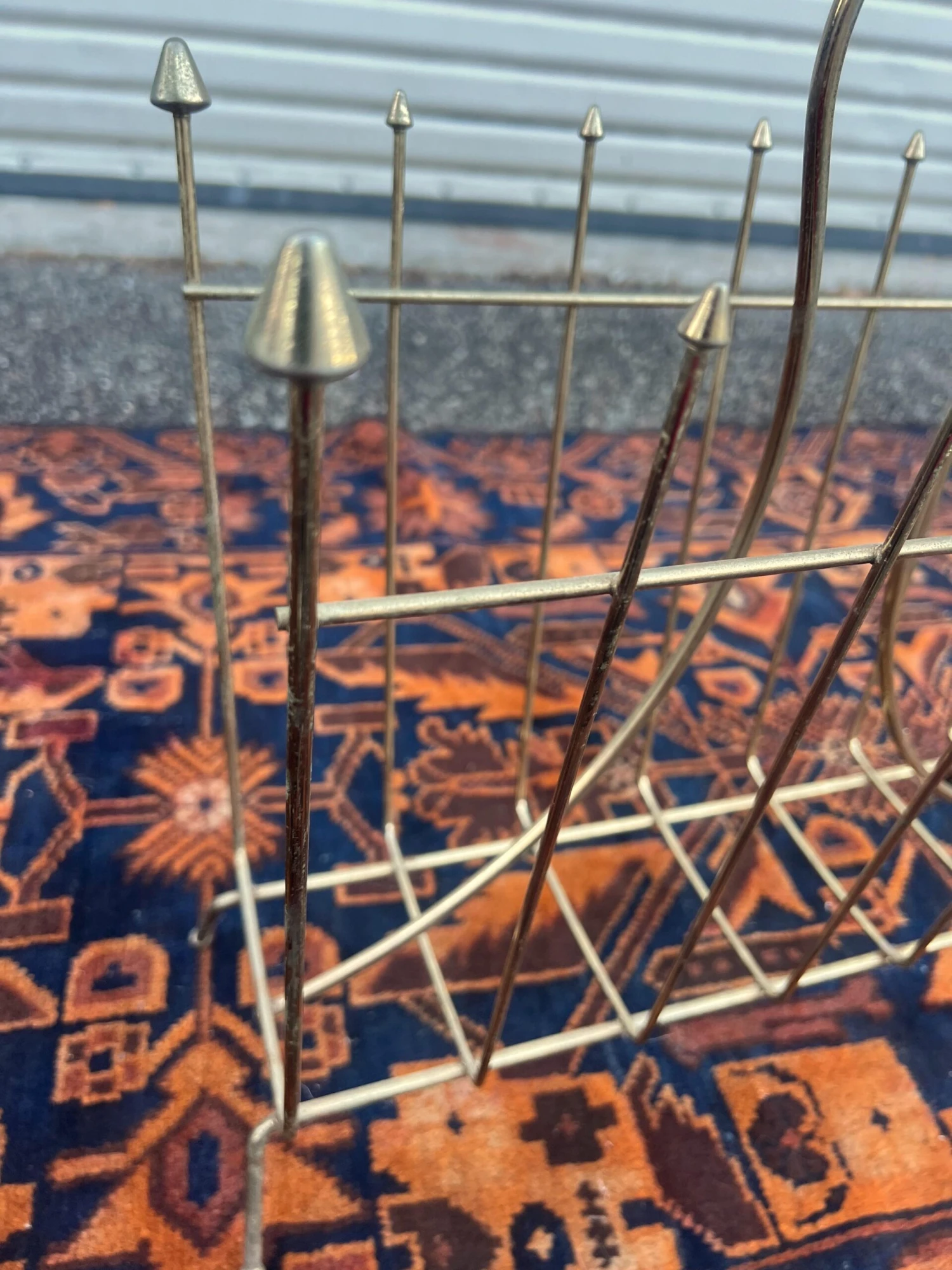 Vintage Mid Century Modern Atomic Era Metal Wire Gold Magazine Rack Stand 7 Vintage Mid Century Modern Atomic Era Metal Wire Gold Magazine Rack Stand - Image 7