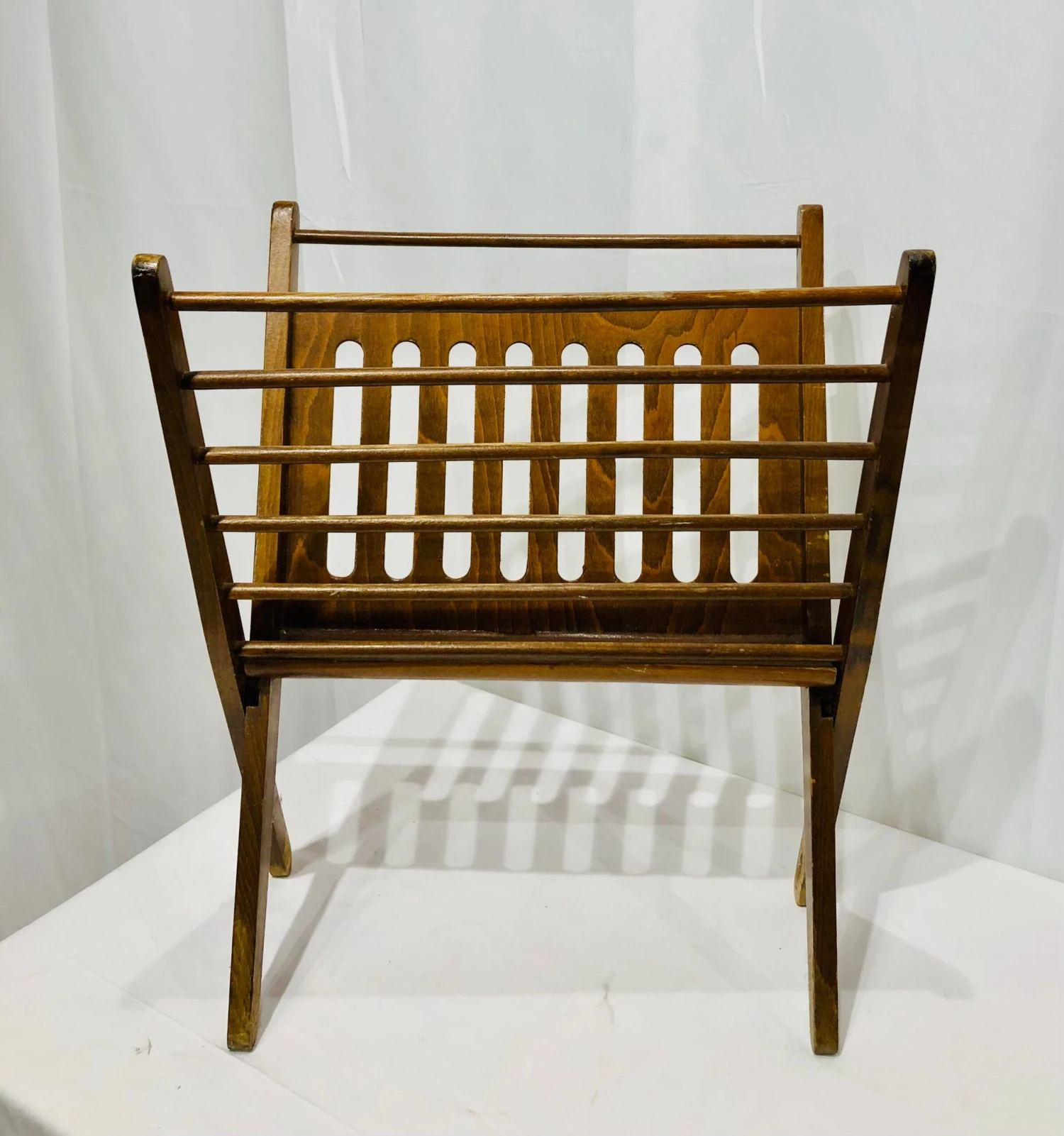 Vintage Mid Century Modern Magazine Rack 4 Vintage Mid Century Modern Magazine Rack - Image 4