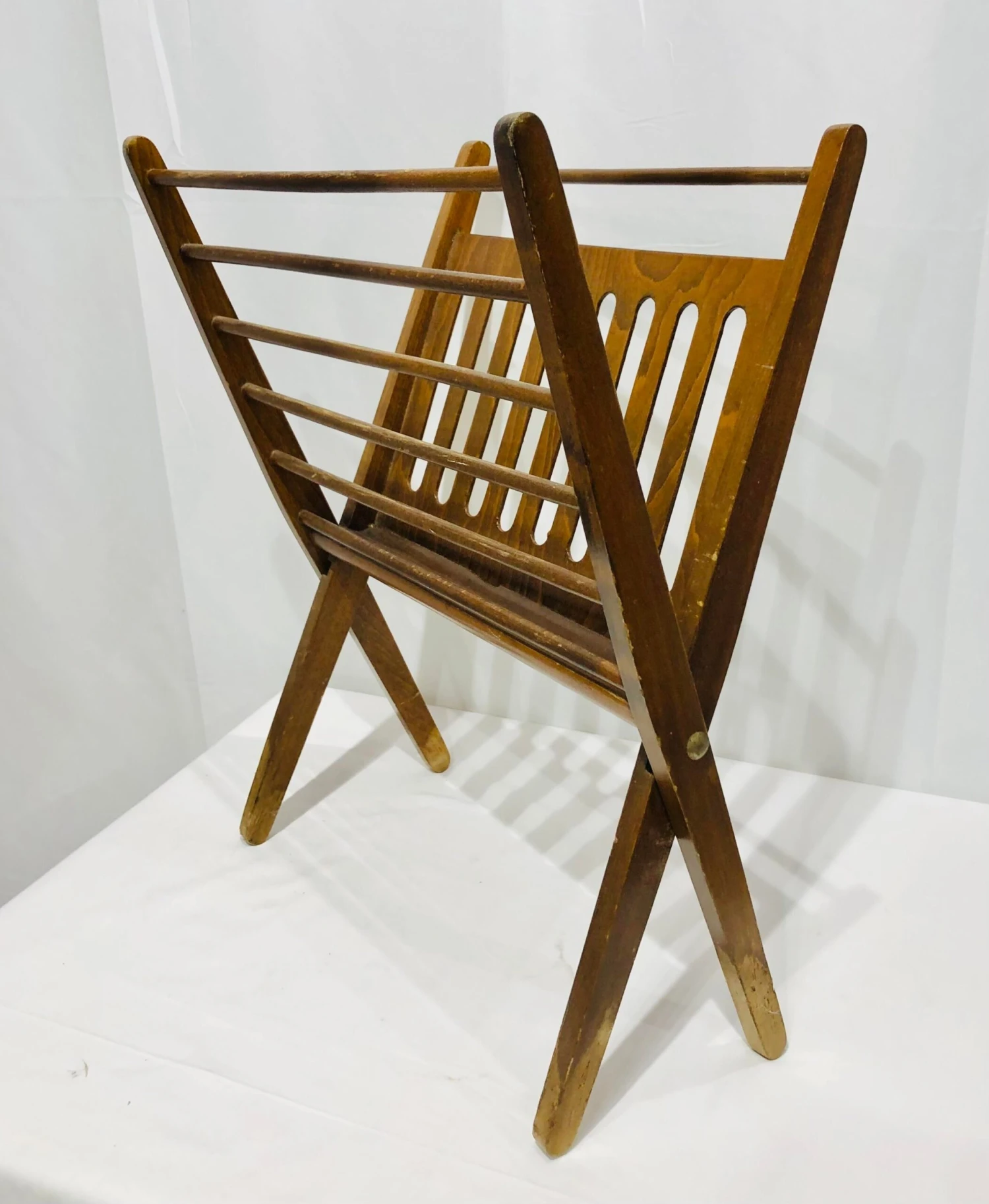 Vintage Mid Century Modern Magazine Rack 7 Vintage Mid Century Modern Magazine Rack - Image 7