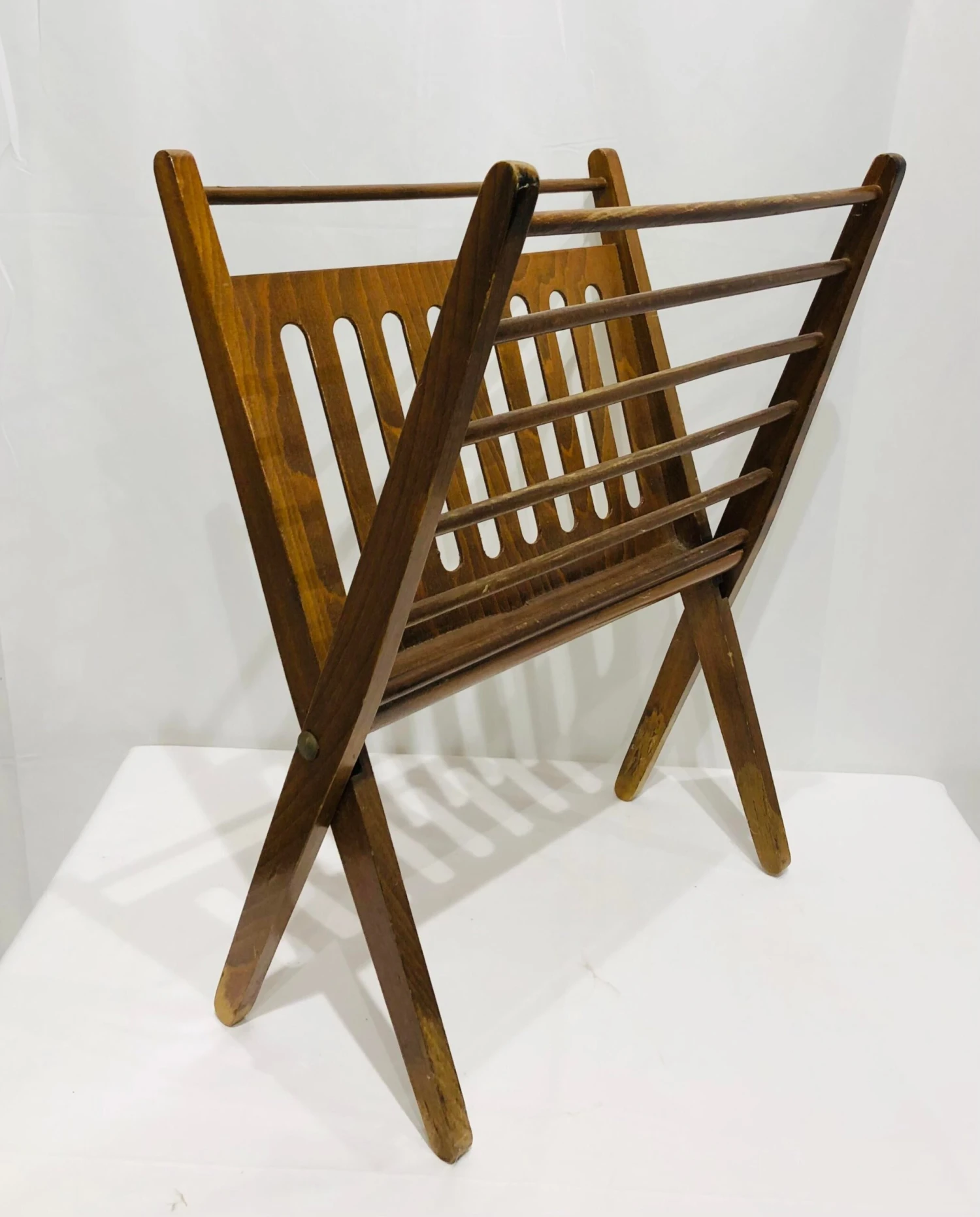 Vintage Mid Century Modern Magazine Rack 2 Vintage Mid Century Modern Magazine Rack - Image 2