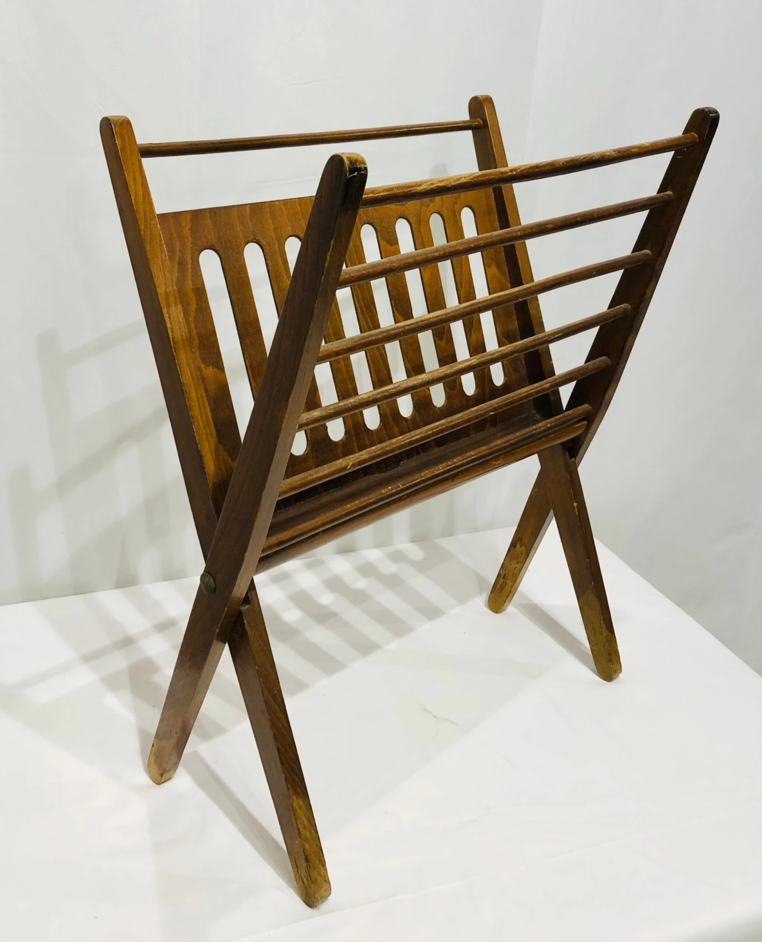 Vintage Mid Century Modern Magazine Rack 5 Vintage Mid Century Modern Magazine Rack - Image 5