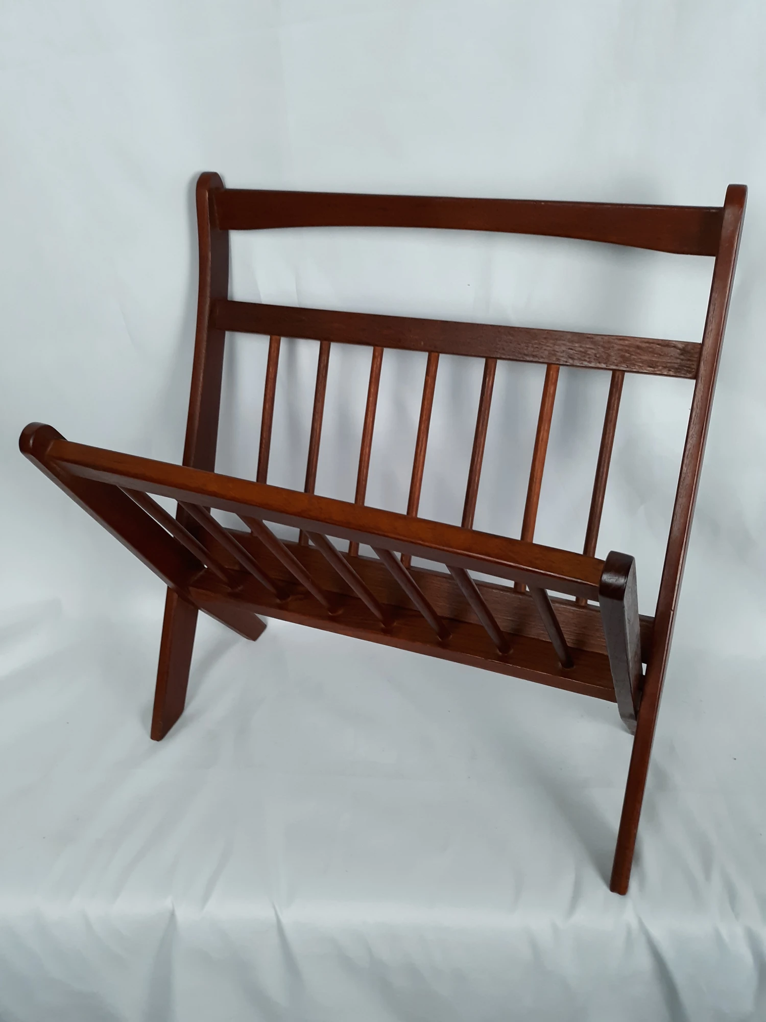 Vintage Mid-Century Modern Scandinavian Teak Folding Magazine Rack 8 Vintage Mid-Century Modern Scandinavian Teak Folding Magazine Rack - Image 8