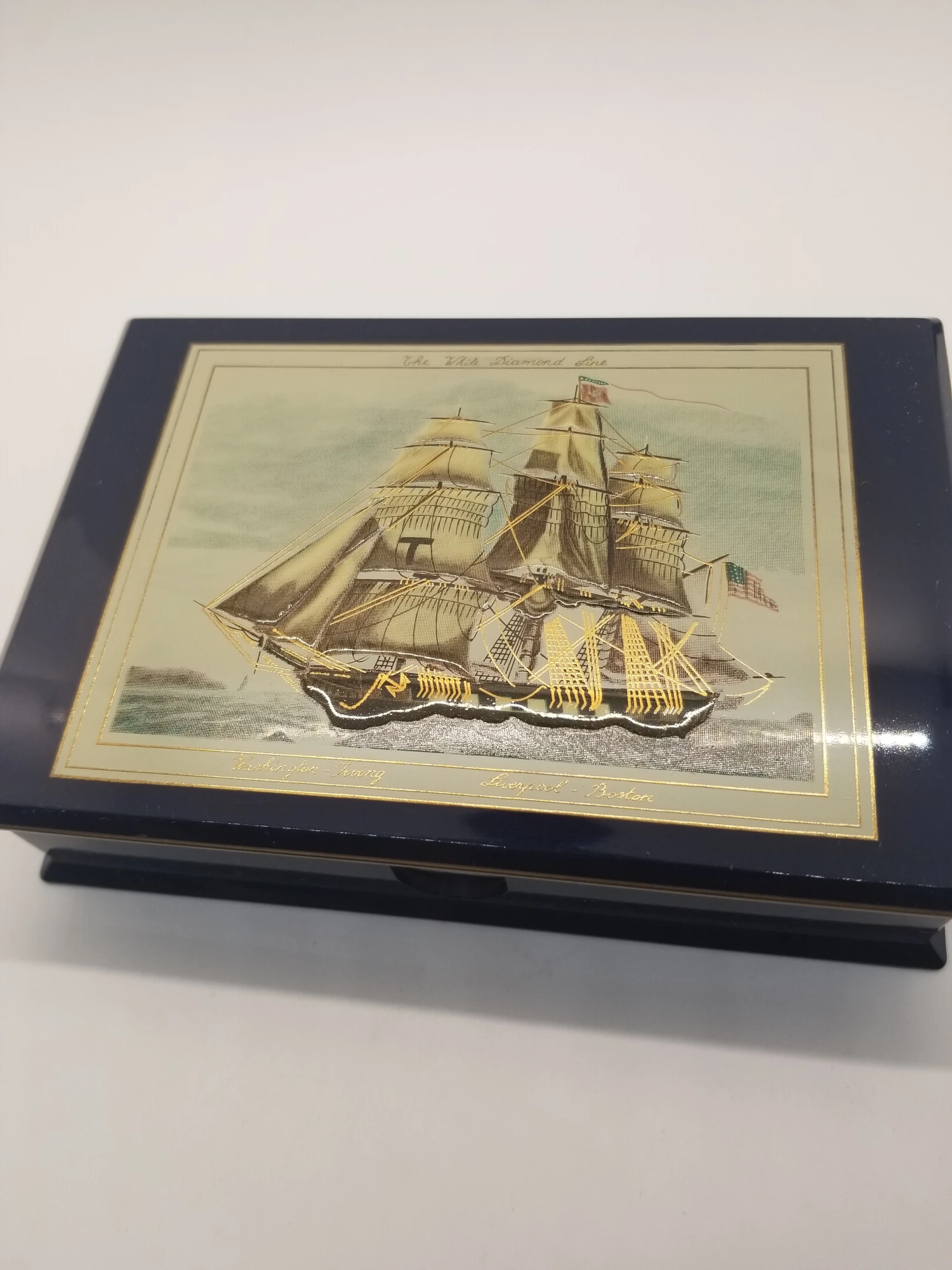 Vintage Otagiri The White Diamond Line Navy Schooner Laquered Desk Note Box 2 Vintage Otagiri The White Diamond Line Navy Schooner Laquered Desk Note Box - Image 2