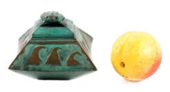 Vintage Patinated Bronze Sea Turtle Box 1999 Pozycinski Studios 12 Vintage Patinated Bronze Sea Turtle Box 1999 Pozycinski Studios -Chairish Shop vintage patinated bronze sea turtle box 1999 pozycinski studios 6361 scaled