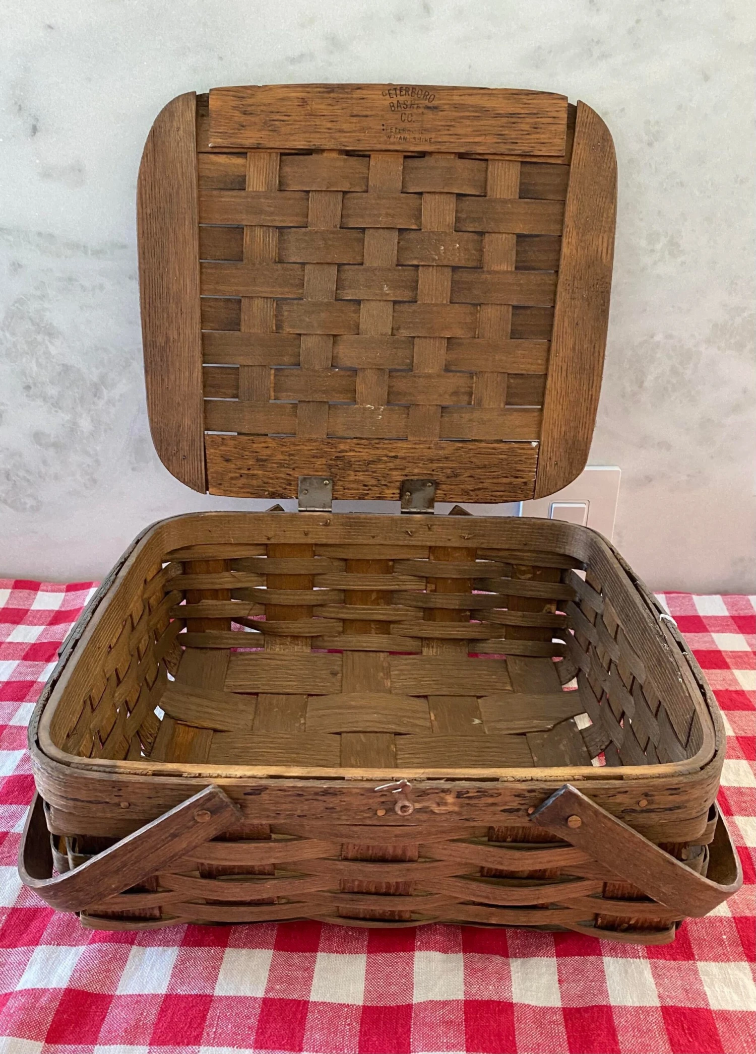Vintage Peterboro Woven Wood Flip-Top Picnic Basket 2 Vintage Peterboro Woven Wood Flip-Top Picnic Basket - Image 2