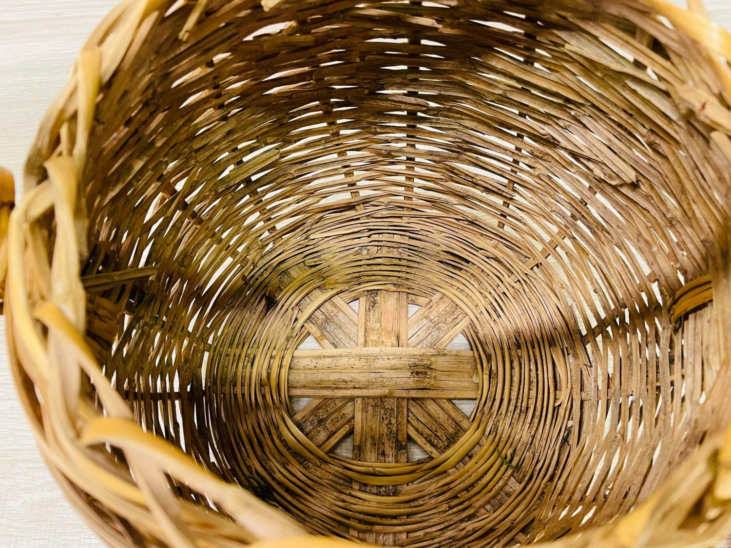 Vintage Round Covered Wicker Basket With Handles 8 Vintage Round Covered Wicker Basket With Handles - Image 8