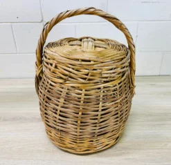 Vintage Round Covered Wicker Basket With Handles 15 Vintage Round Covered Wicker Basket With Handles -Chairish Shop vintage round covered wicker basket with handles 4823 scaled