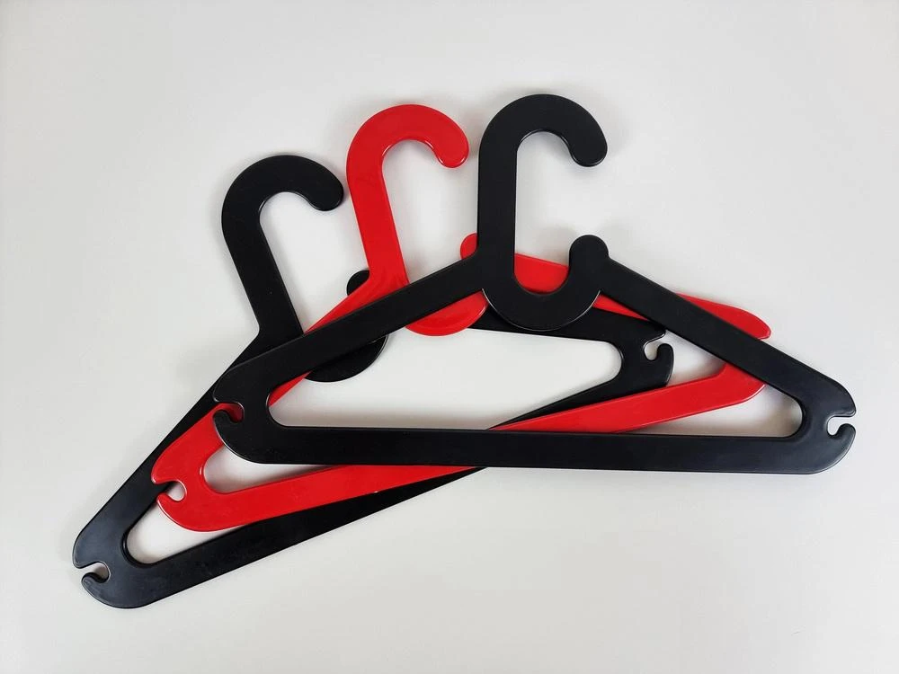 Vintage Space Age Tiina Plastic Hangers From Palaset, 1970s, Set Of 3 3 Vintage Space Age Tiina Plastic Hangers From Palaset, 1970s, Set Of 3 - Image 3