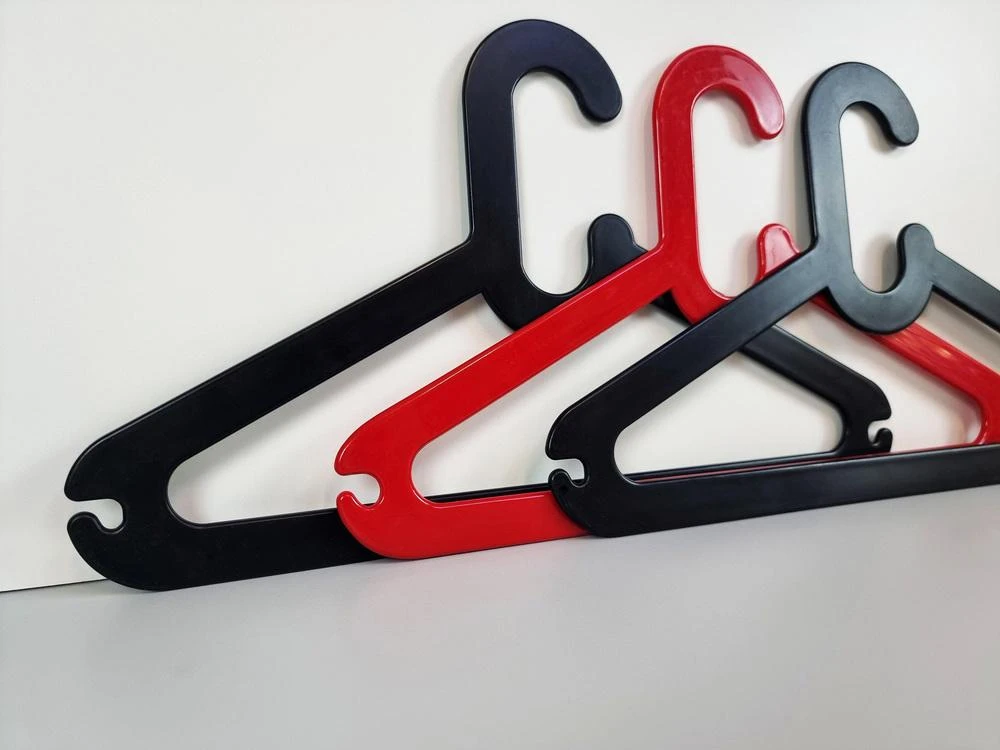 Vintage Space Age Tiina Plastic Hangers From Palaset, 1970s, Set Of 3 2 Vintage Space Age Tiina Plastic Hangers From Palaset, 1970s, Set Of 3 - Image 2