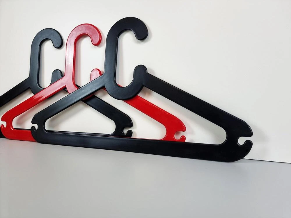 Vintage Space Age Tiina Plastic Hangers From Palaset, 1970s, Set Of 3 4 Vintage Space Age Tiina Plastic Hangers From Palaset, 1970s, Set Of 3 - Image 4