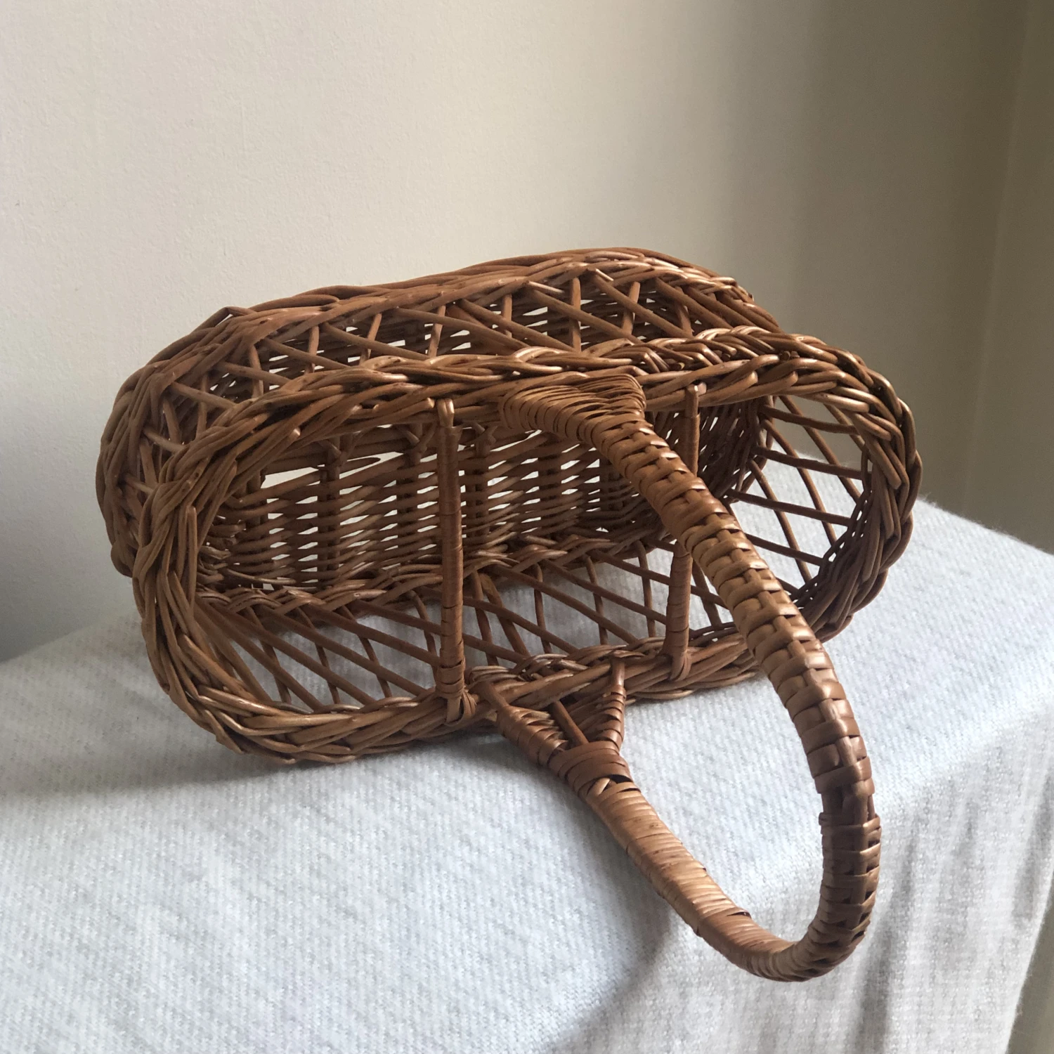 Vintage Three Bottle Wicker Wine Carrier 5 Vintage Three Bottle Wicker Wine Carrier - Image 5