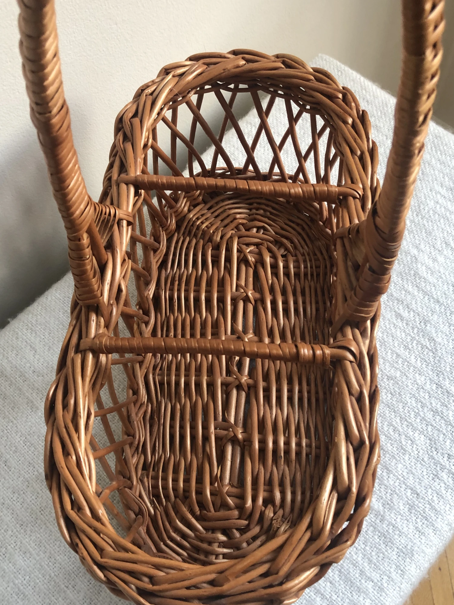 Vintage Three Bottle Wicker Wine Carrier 9 Vintage Three Bottle Wicker Wine Carrier - Image 9