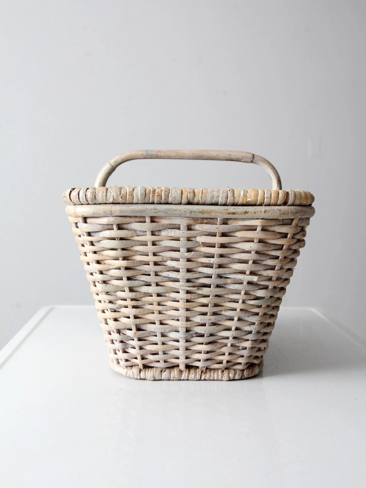 Vintage White Wicker Basket 3 Vintage White Wicker Basket - Image 3