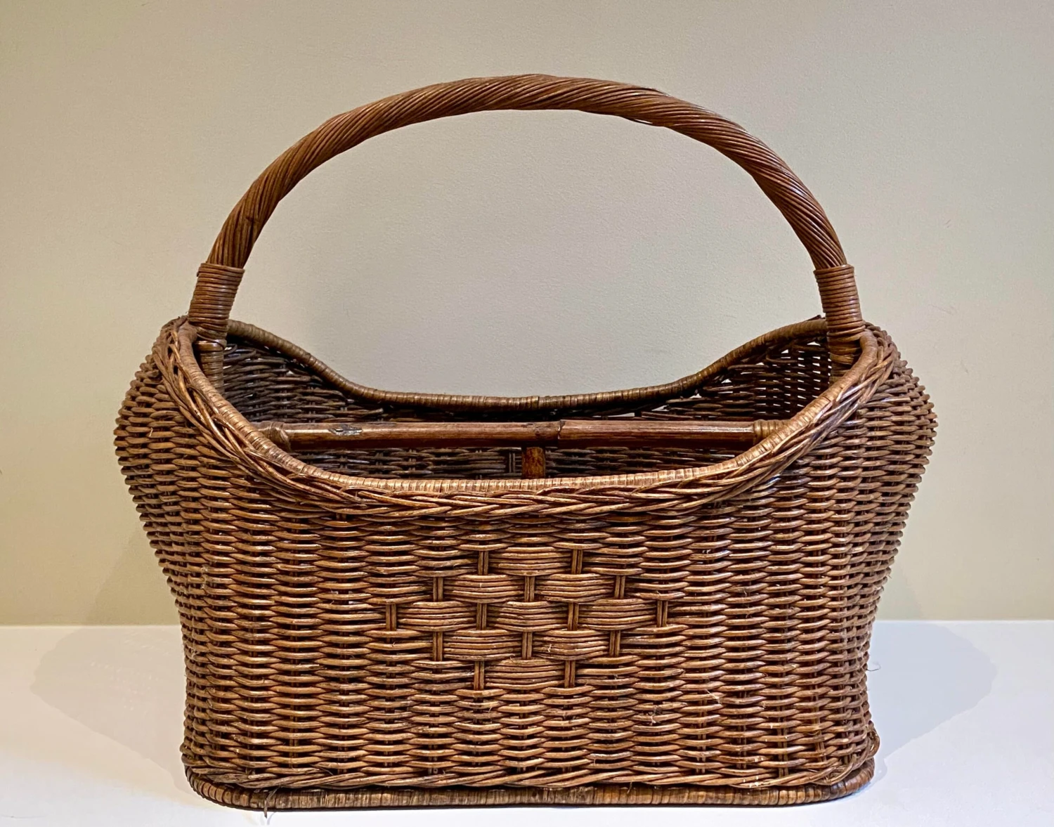 Vintage Wicker Magazine Basket With Woven Detail 8 Vintage Wicker Magazine Basket With Woven Detail - Image 8