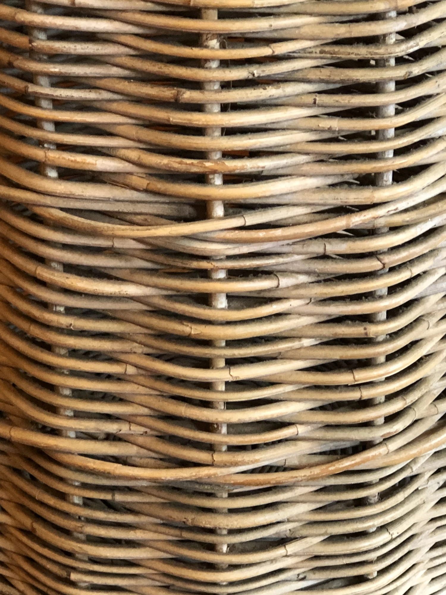 Vintage Wicker Storage Basket With Lid 9 Vintage Wicker Storage Basket With Lid - Image 9