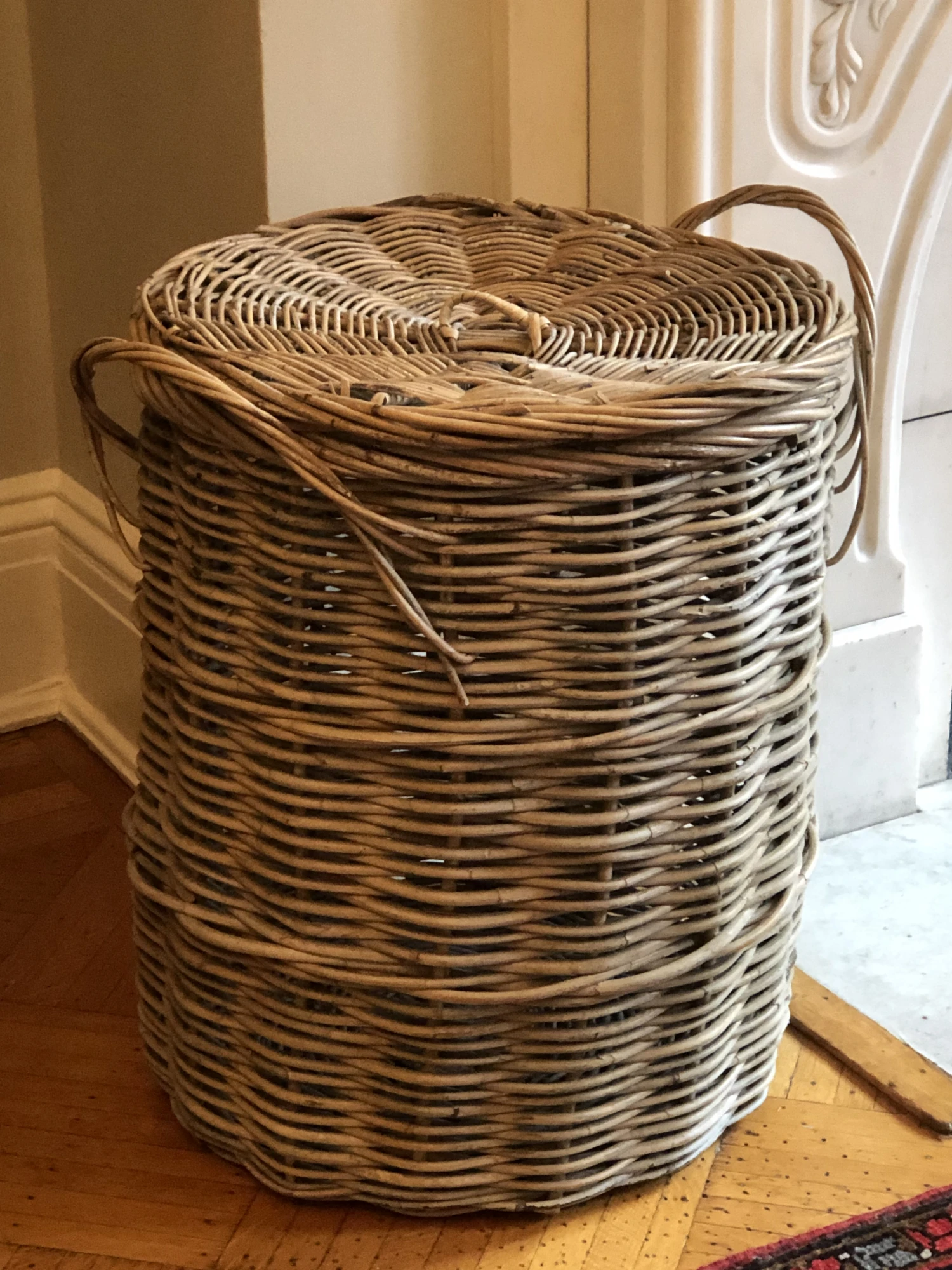 Vintage Wicker Storage Basket With Lid 2 Vintage Wicker Storage Basket With Lid - Image 2