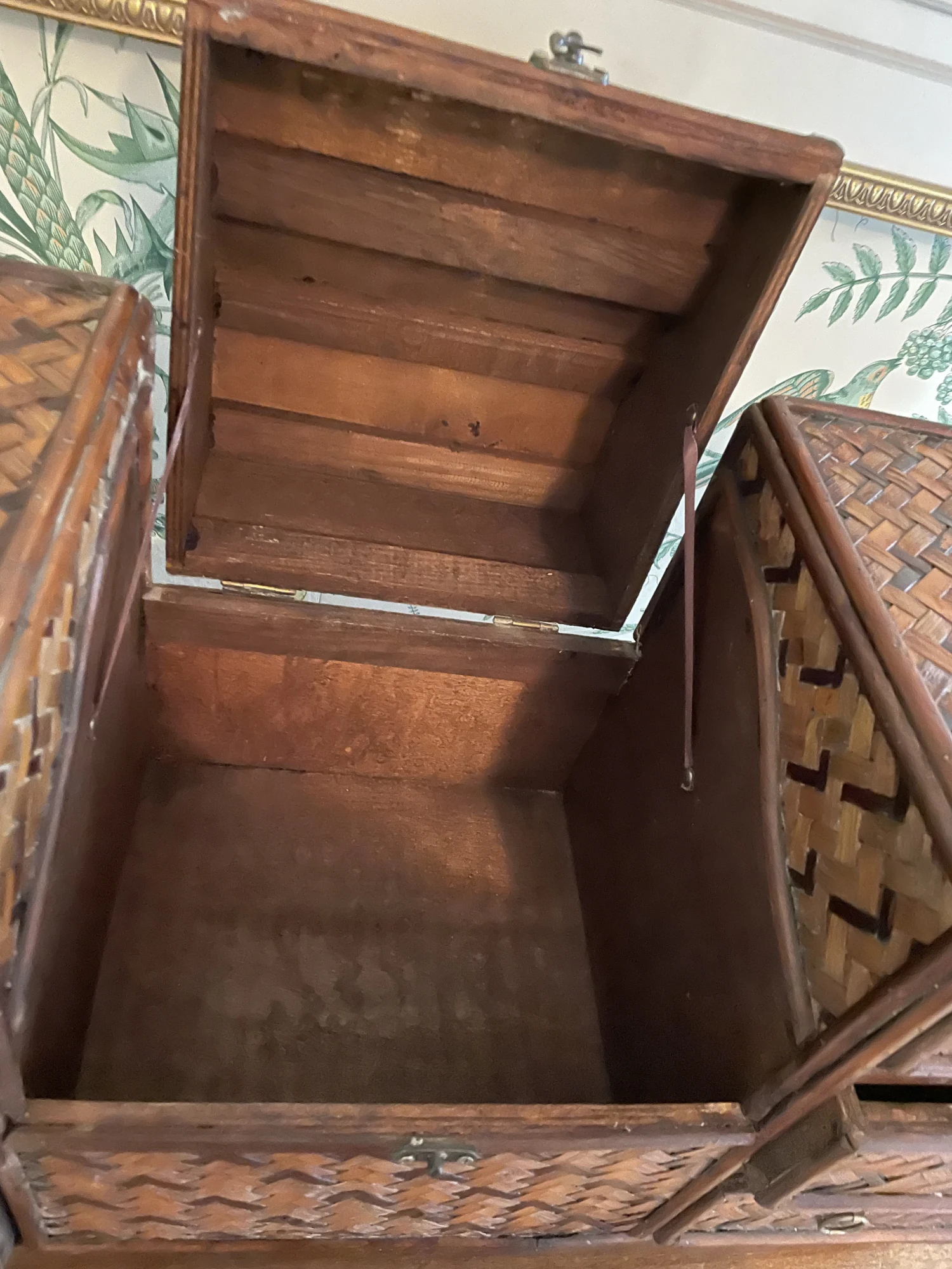 Vintage Woven Chinoiserie Or Palm Beach Rattan And Bamboo Table/Dresser Top Chest 5 Vintage Woven Chinoiserie Or Palm Beach Rattan And Bamboo Table/Dresser Top Chest - Image 5