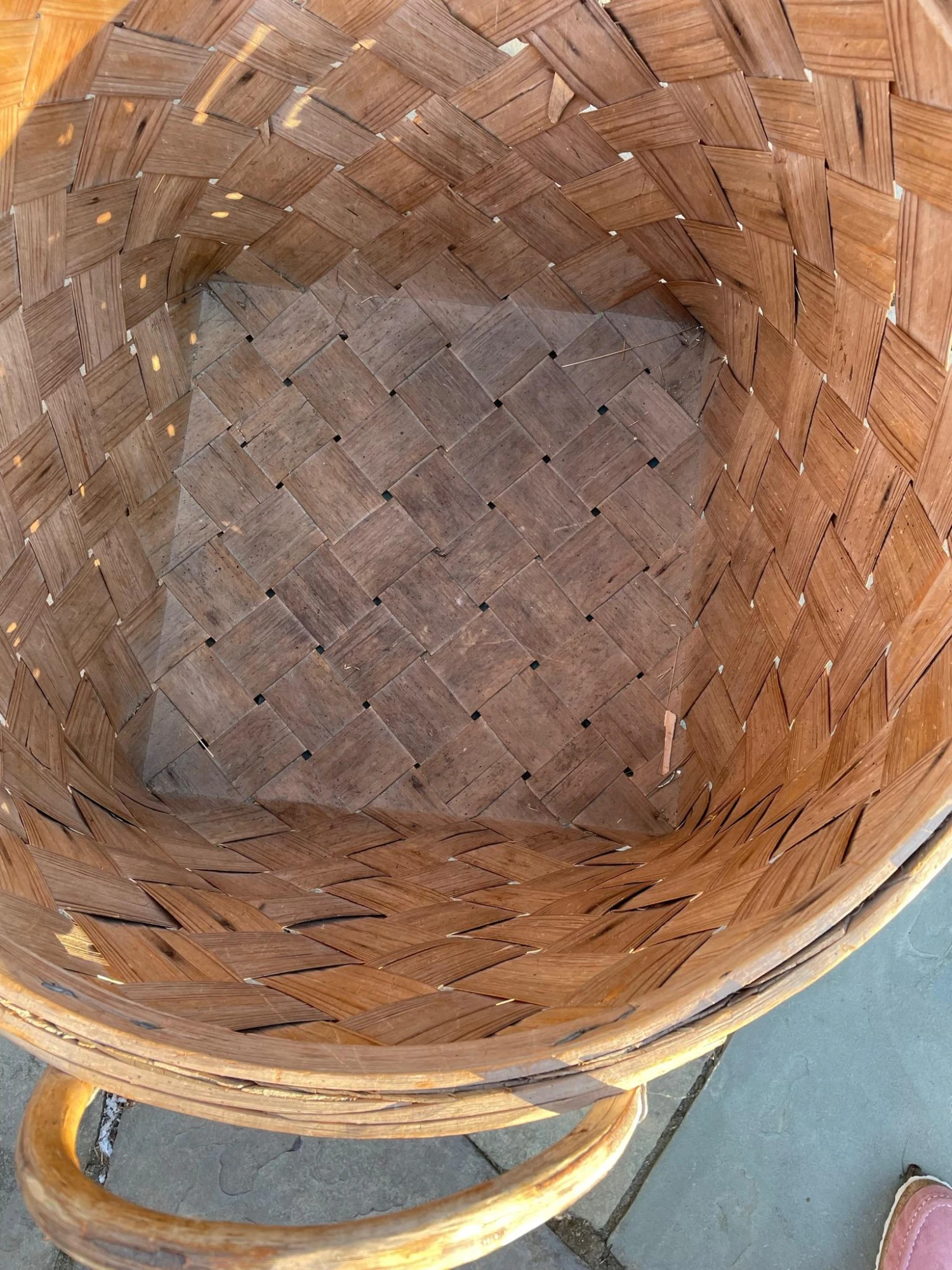 Vintage Woven Wicker Large Two Handled Basket 4 Vintage Woven Wicker Large Two Handled Basket - Image 4