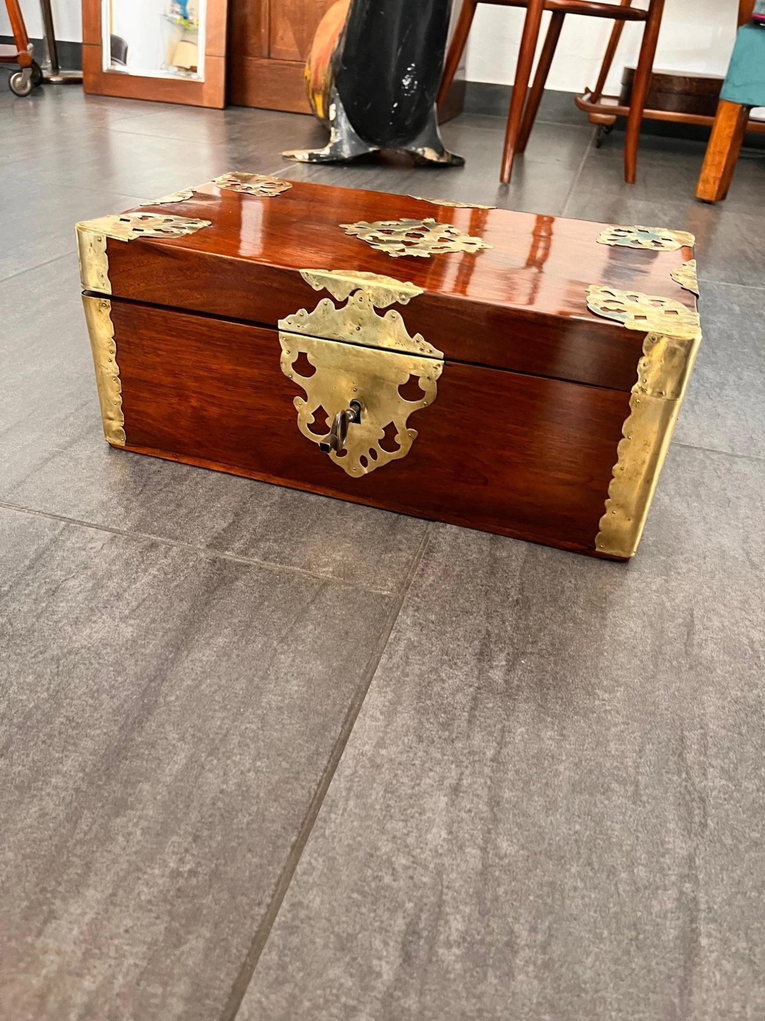 Walnut & Brass Travel Box, 1790s 4 Walnut & Brass Travel Box, 1790s - Image 4