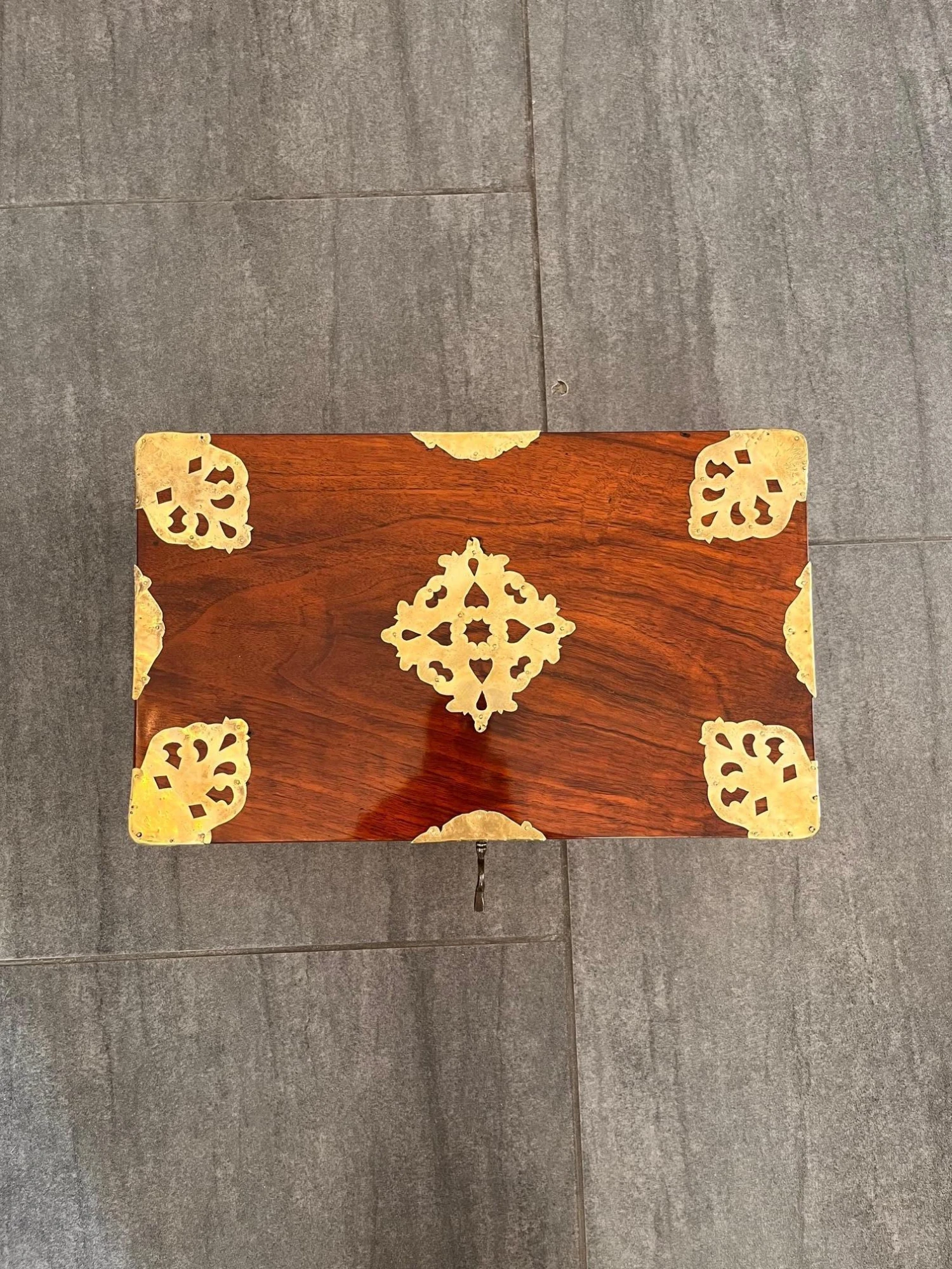 Walnut & Brass Travel Box, 1790s 2 Walnut & Brass Travel Box, 1790s - Image 2